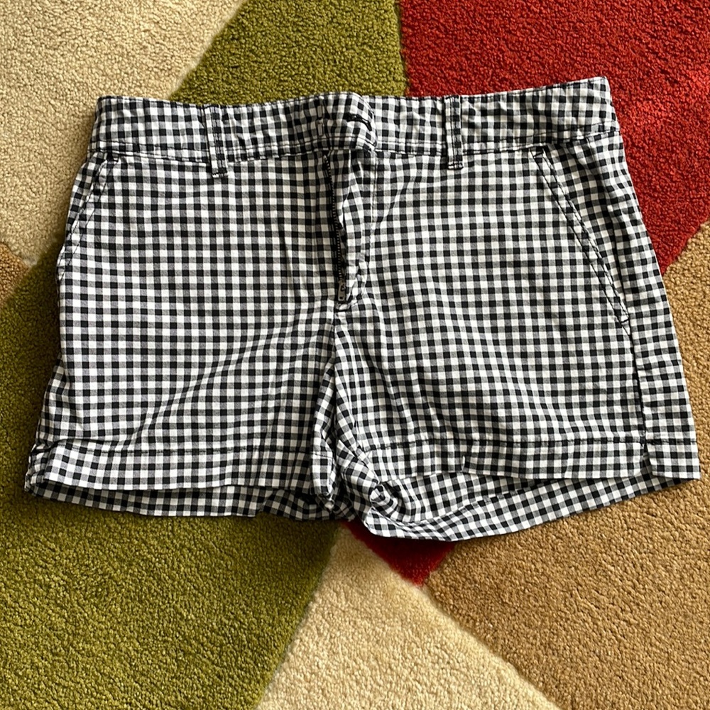 Black and white gingham size 6 shorts from Gap